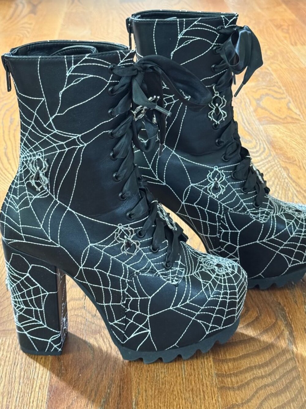 Rare Widow by Dolls Kill Taste of Venom Platform Boots in women’s size 9M.